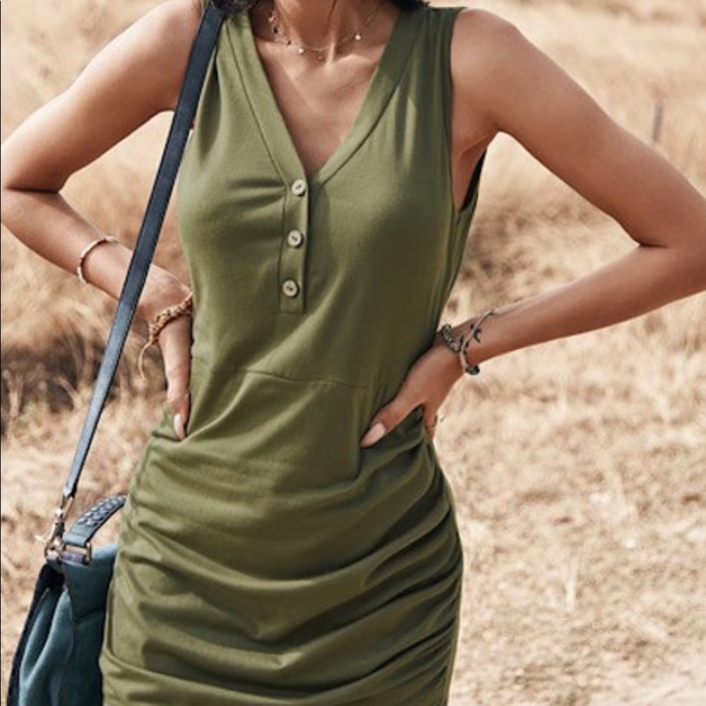 Green Dress - Picture 1 of 1